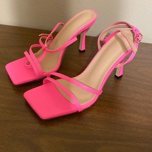 NWT size 7 hot pink heels